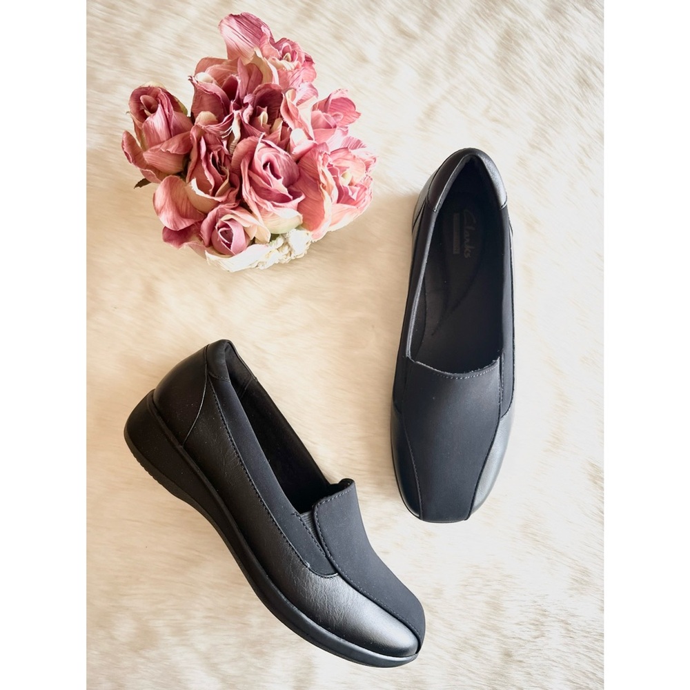 New• Clarks Gael Castor Flats